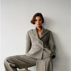 Zara Women 100% Wool Pant Suit Size S